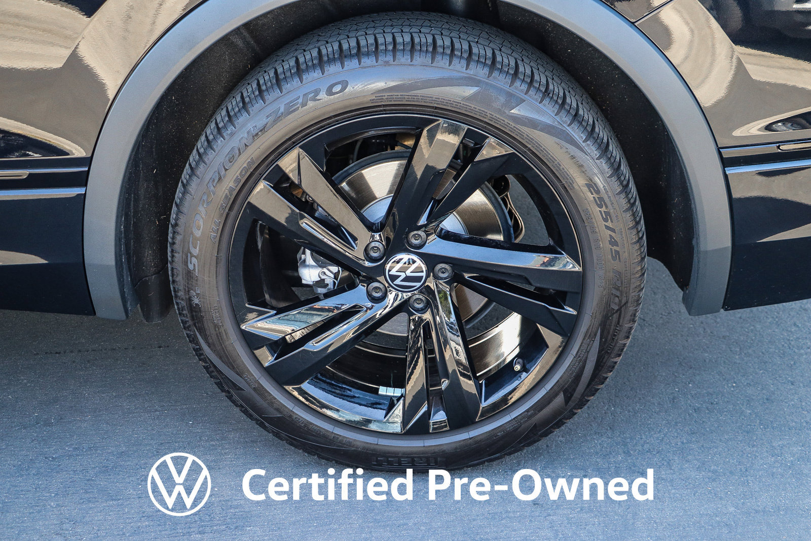 Used 2023 Volkswagen Tiguan SE R-Line FWD image 11