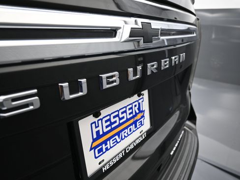 Used 2023 Chevrolet Suburban Premier AWD/4WD image 40