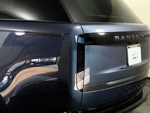 New 2025 Land Rover Range Rover Long Wheelbase SE image 14