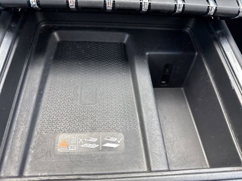 Used 2024 GMC Acadia Elevation image 39