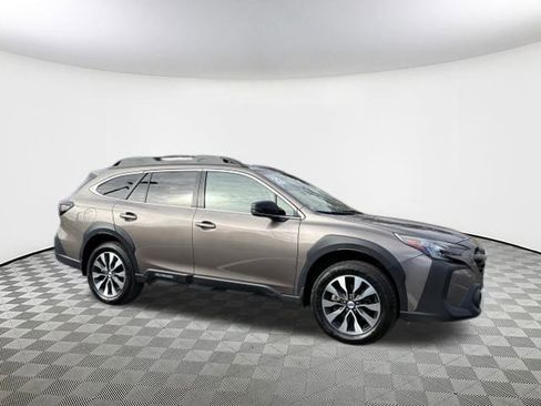 Used 2023 Subaru Outback Limited image 7