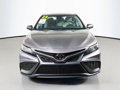 Used 2023 Toyota Camry SE image 11
