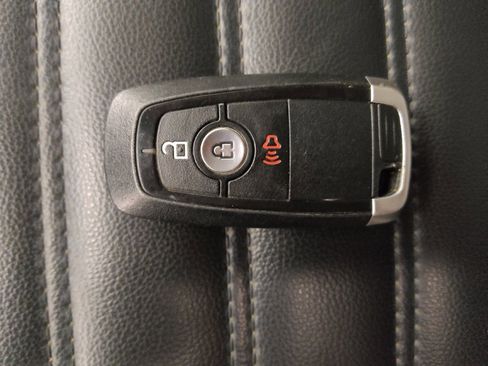 Used 2024 Ford Edge SEL image 32