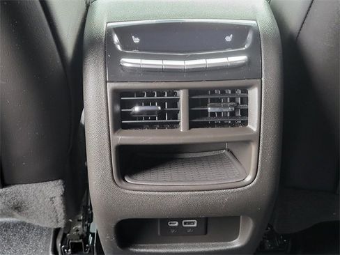 Used 2023 Cadillac XT5 Sportv image 16
