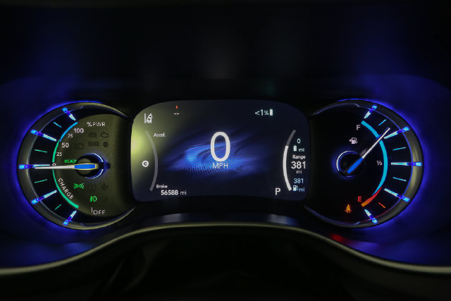 Used 2024 Chrysler Pacifica Limited FWD image 34