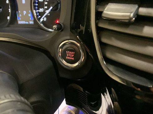 Used 2019 Mitsubishi Outlander SE AWD/4WD image 33