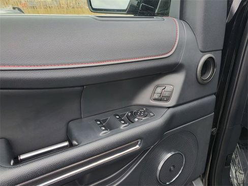 Certified 2023 Ford Expedition Limited image 11