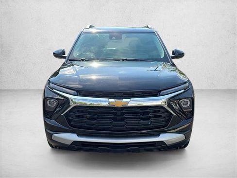 Used 2024 Chevrolet TrailBlazer LT AWD/4WD image 2