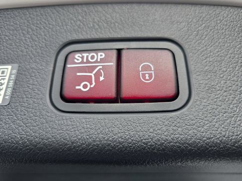 Certified 2025 Mercedes-Benz GLC 300 image 13