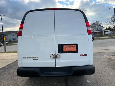 Used 2016 GMC Savana 3500 image 5