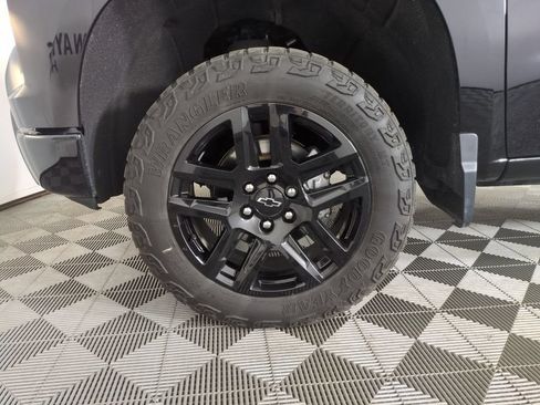Used 2022 Chevrolet Silverado 1500 Custom Trail Boss w/ Midnight Edition AWD/4WD image 28