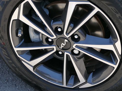 Used 2023 Kia Forte LXS w/ LXS Technology Package FWD image 10