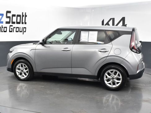 Certified 2023 Kia Soul LX w/ LX Technology Package image 3