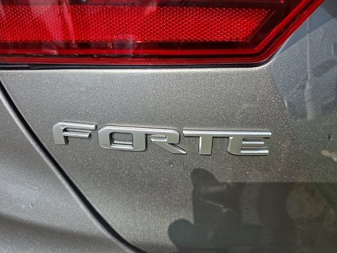 Certified 2022 Kia Forte GT-Line w/ GT-Line Premium Package FWD image 5