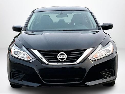 Used 2018 Nissan Altima 2.5 S w/ S Convenience Package FWD image 4
