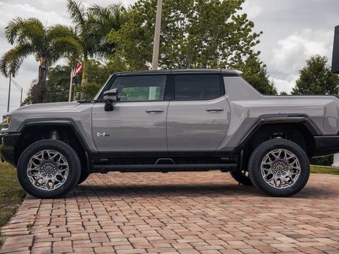 Used 2025 GMC Hummer EV 3X AWD/4WD image 2