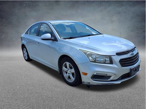 Used 2016 Chevrolet Cruze LT FWD image 4