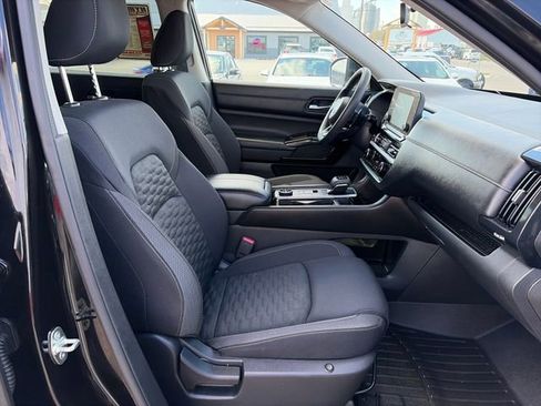 Used 2022 Nissan Pathfinder S AWD/4WD image 22