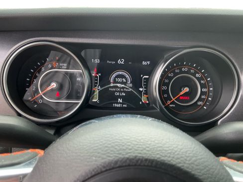 Used 2023 Jeep Gladiator Mojave w/ Cold Weather Group AWD/4WD image 18