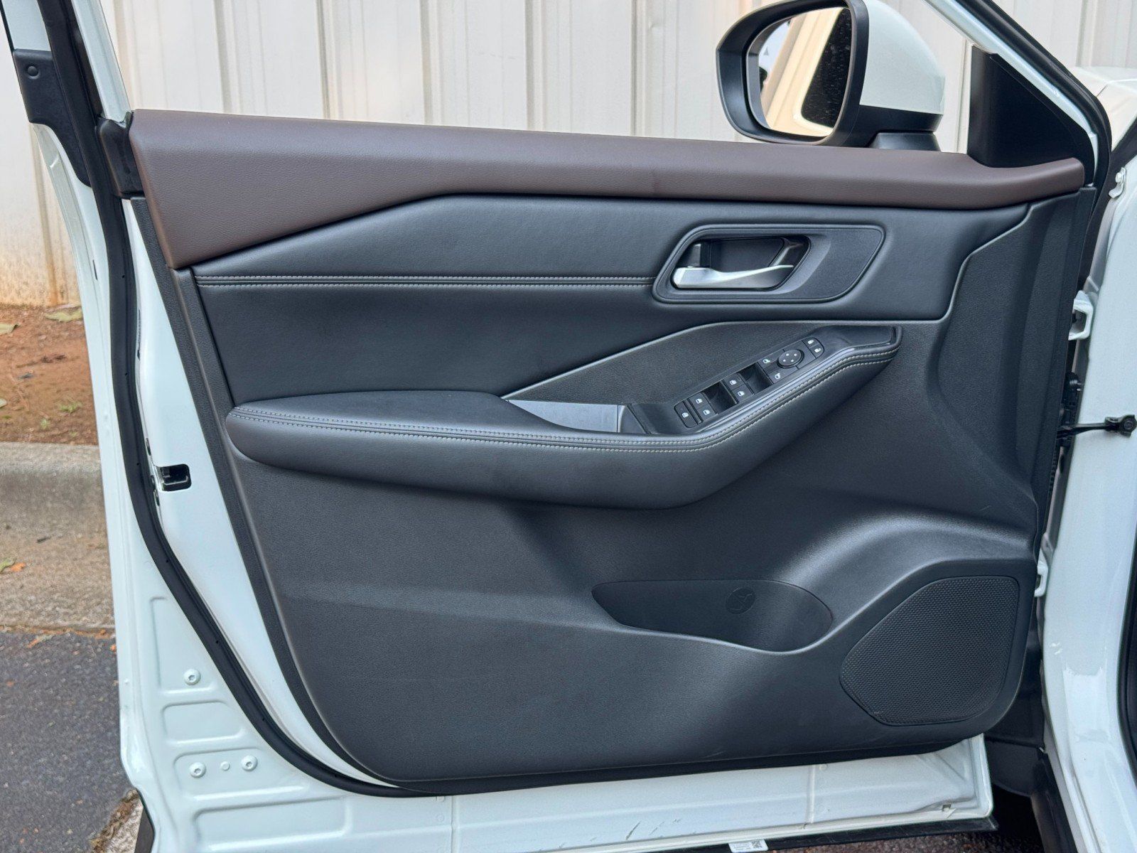 Used 2023 Nissan Rogue SV w/ SV Premium B Package FWD image 36