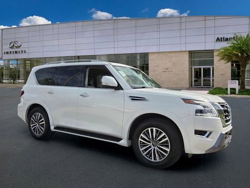 Used 2024 Nissan Armada SL w/ Captain's Chairs Package RWD image 2
