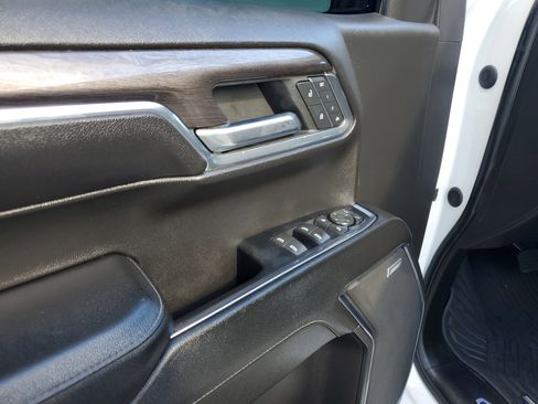 Used 2022 Chevrolet Silverado 1500 LTZ w/ LTZ Premium Package image 18