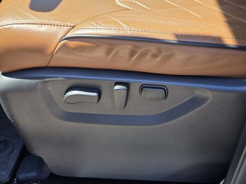 Used 2024 INFINITI QX80 Sensory image 16