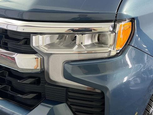 Used 2024 Chevrolet Silverado 1500 LT RWD image 11