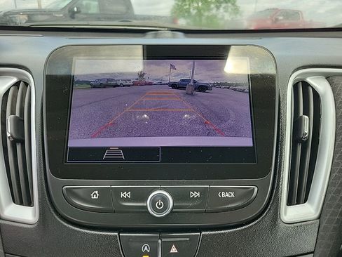 Used 2023 Chevrolet Malibu LS FWD image 16