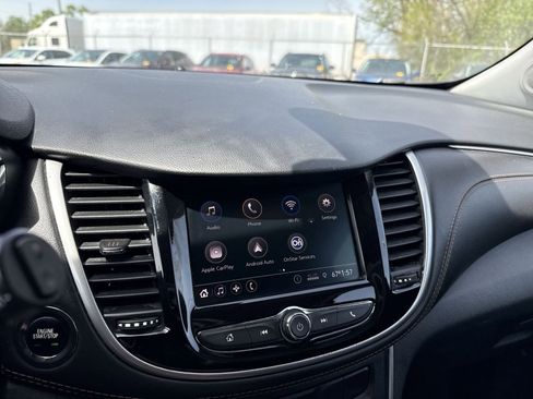 Used 2020 Chevrolet Trax LT w/ LT Convenience Package FWD image 33