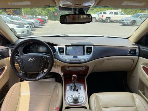 Used 2012 Hyundai Genesis 3.8 w/ Premium Pkg RWD image 36