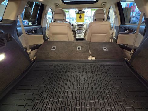 Used 2017 Lincoln MKX Reserve w/ Driver Assistance Package image 51