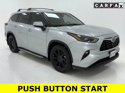 Used 2022 Toyota Highlander LE