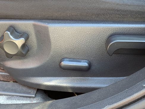Used 2010 Ford Fusion SE FWD image 19