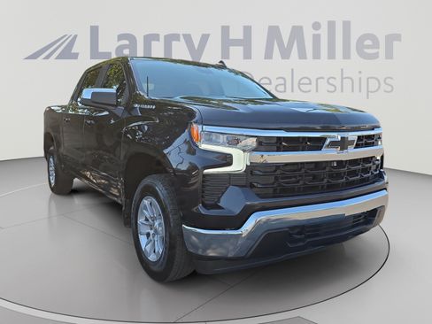 Used 2023 Chevrolet Silverado 1500 LT AWD/4WD image 7