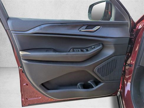 New 2025 Jeep Grand Cherokee Altitude image 23