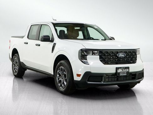 Used 2025 Ford Maverick XLT w/ Equipment Group 302A AWD/4WD image 9
