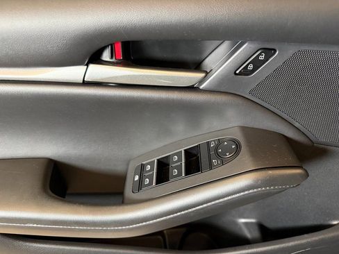 Used 2022 MAZDA MAZDA3 s image 17