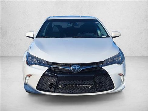 Used 2017 Toyota Camry XSE image 2