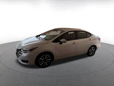 Used 2025 Nissan Versa SV FWD image 8