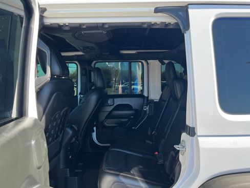 Used 2021 Jeep Wrangler Unlimited Rubicon w/ Trailer Tow Package image 17