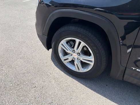 Used 2024 GMC Terrain SLE AWD/4WD image 25