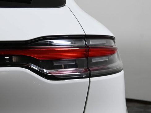 Used 2023 Porsche Macan AWD/4WD image 13