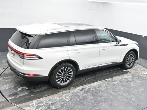 Used 2023 Lincoln Aviator AWD w/ Premium Package image 44