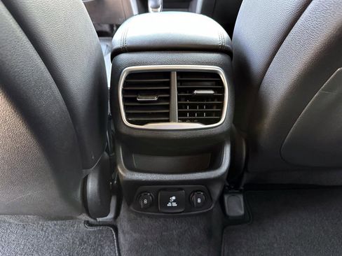 Used 2020 Hyundai Santa Fe Limited image 18