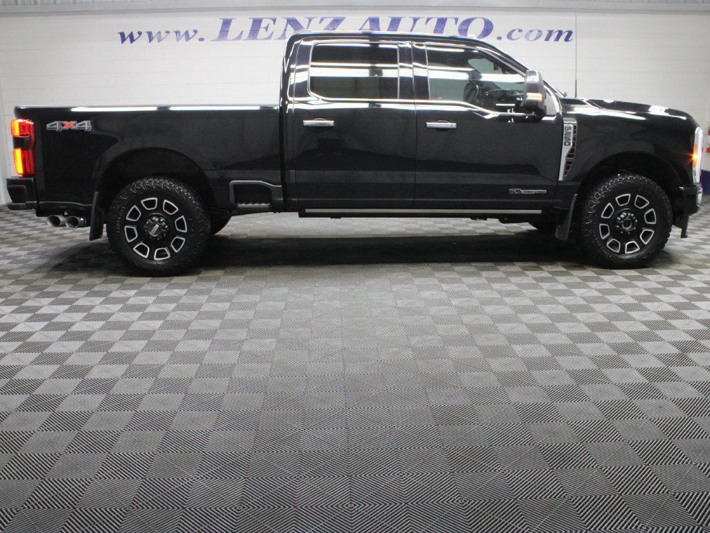 Used 2023 Ford F250 Platinum AWD/4WD image 2
