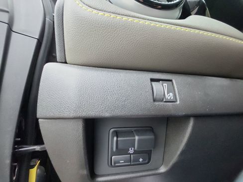 Used 2024 Chevrolet Colorado ZR2 w/ Technology Package image 22