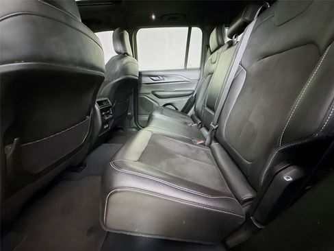 Used 2023 Jeep Grand Cherokee Altitude AWD/4WD image 20