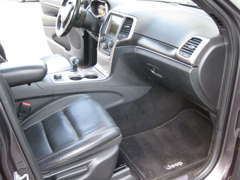 Used 2014 Jeep Grand Cherokee Limited w/ Trailer Tow Group IV AWD/4WD image 39