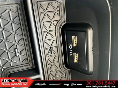 Used 2021 Toyota RAV4 XLE w/ Convenience Package AWD/4WD image 15